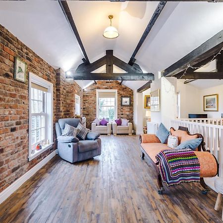 Belvedere House - Serene Countryside Escape - 4 Bedrooms Sleeps 8 Sandbach Kültér fotó